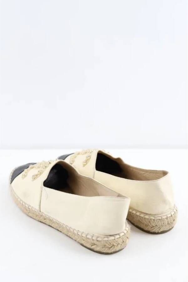 Chanel Vintage Pre-owned Leather espadrilles Beige Dames