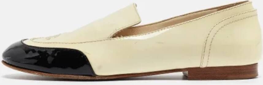 Chanel Vintage Pre-owned Leather flats Beige Dames
