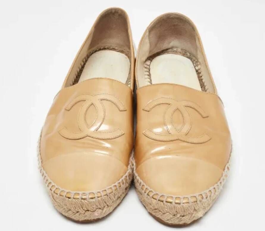 Chanel Vintage Pre-owned Leather flats Beige Dames