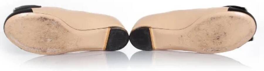 Chanel Vintage Pre-owned Leather flats Beige Dames