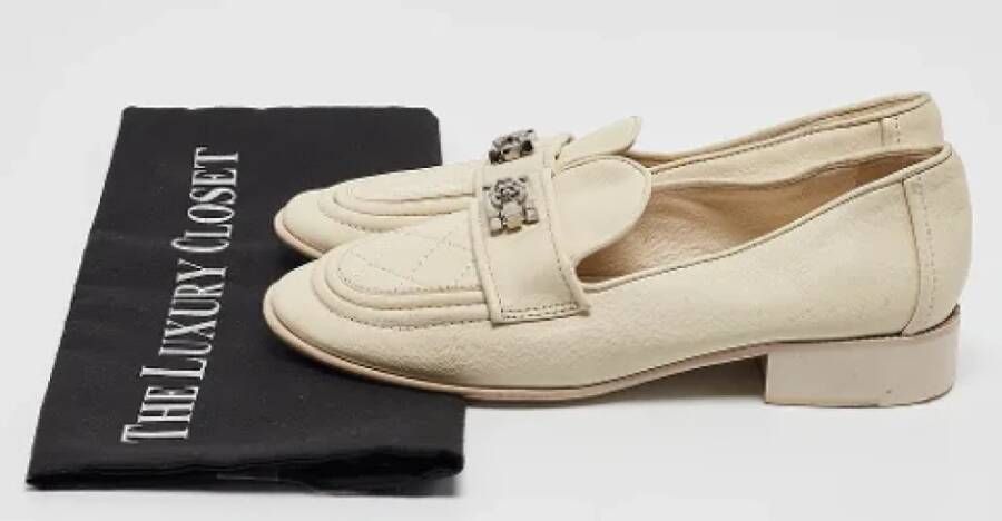 Chanel Vintage Pre-owned Leather flats Beige Dames