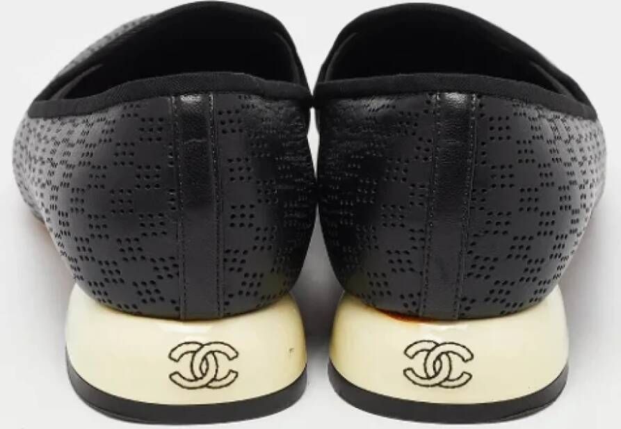 Chanel Vintage Pre-owned Leather flats Black Dames