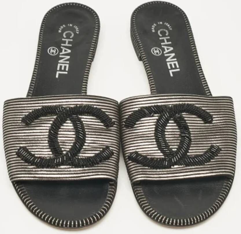 Chanel Vintage Pre-owned Leather flats Black Dames