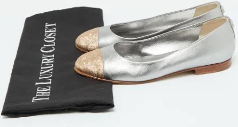 Chanel Vintage Pre-owned Leather flats Gray Dames