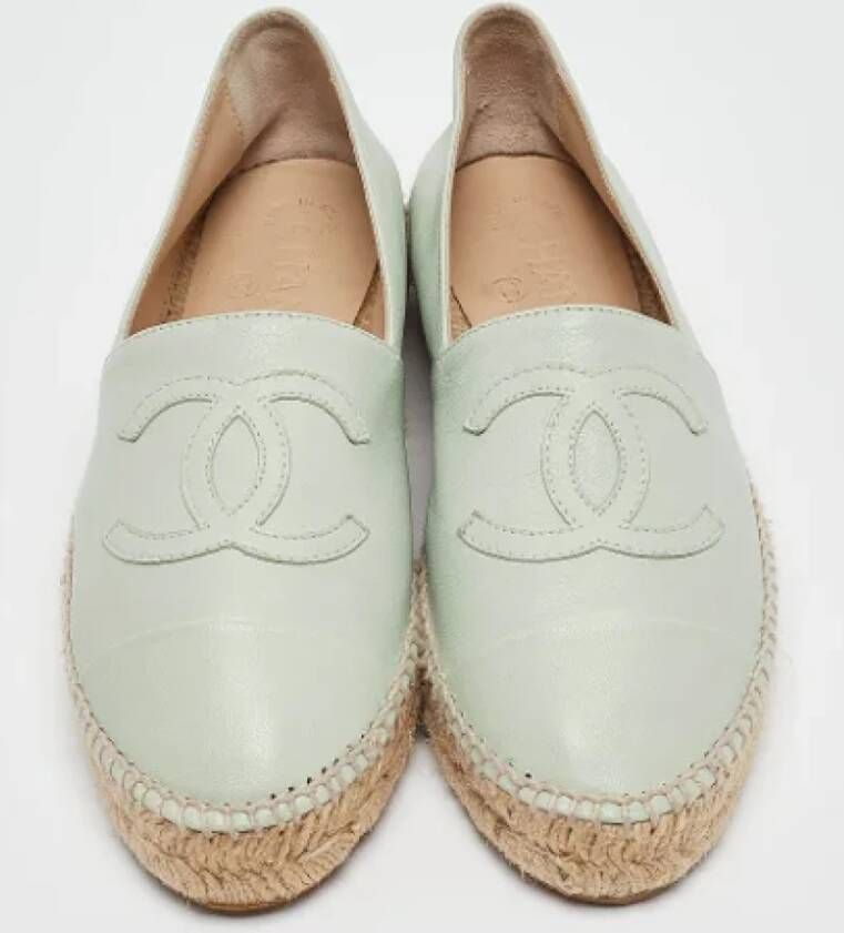 Chanel Vintage Pre-owned Leather flats Green Dames