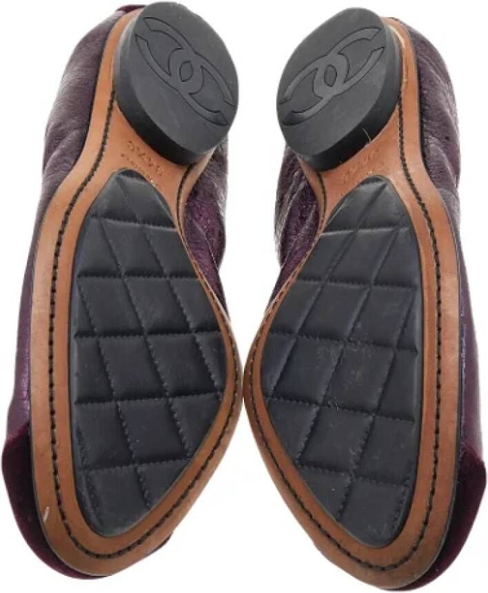 Chanel Vintage Pre-owned Leather flats Purple Dames