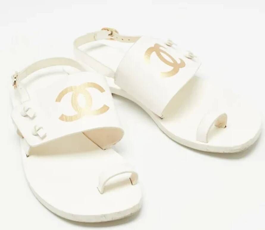 Chanel Vintage Pre-owned Leather flats White Dames
