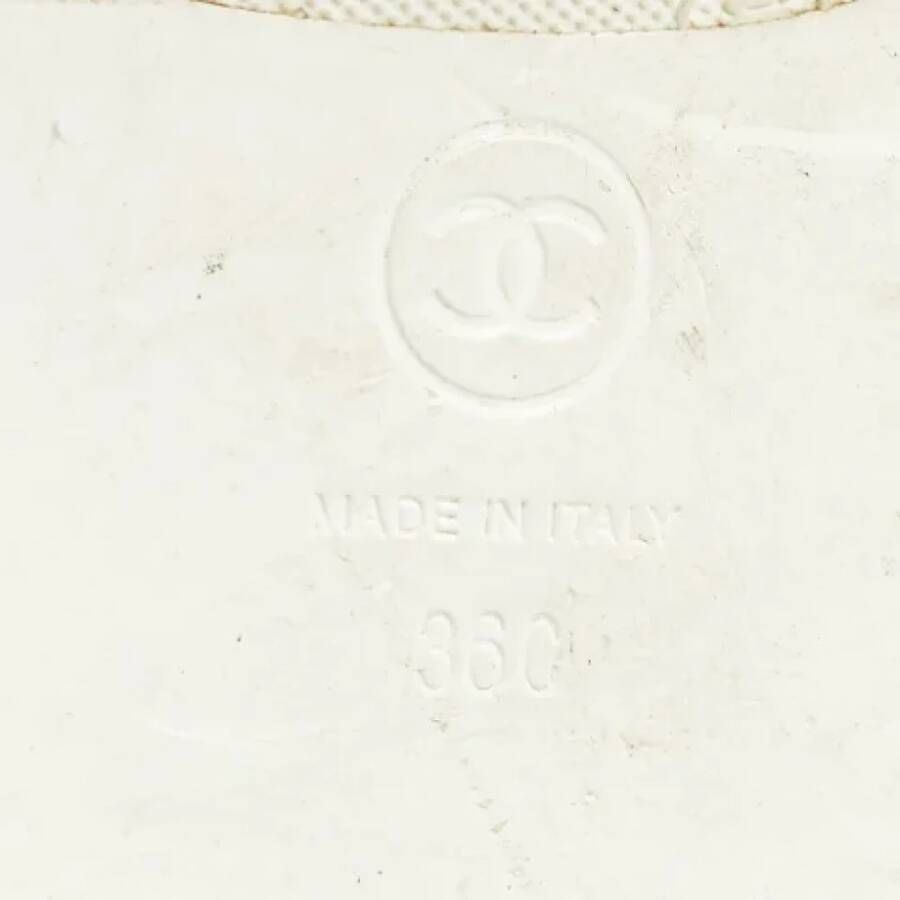Chanel Vintage Pre-owned Leather flats White Dames