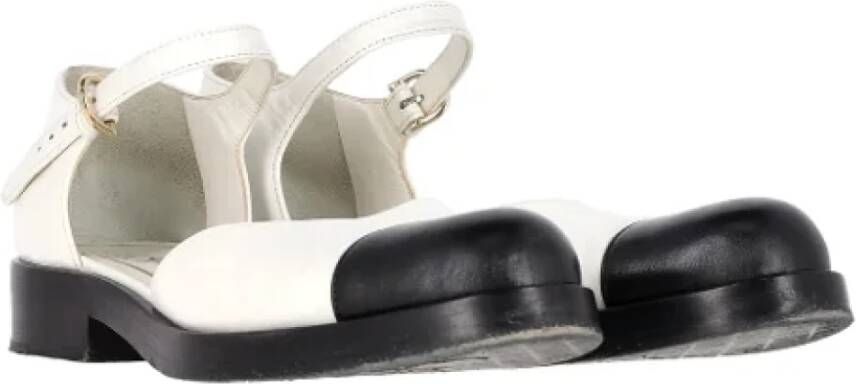 Chanel Vintage Pre-owned Leather flats White Dames