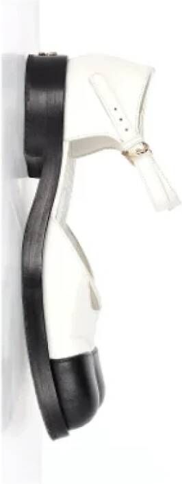 Chanel Vintage Pre-owned Leather flats White Dames