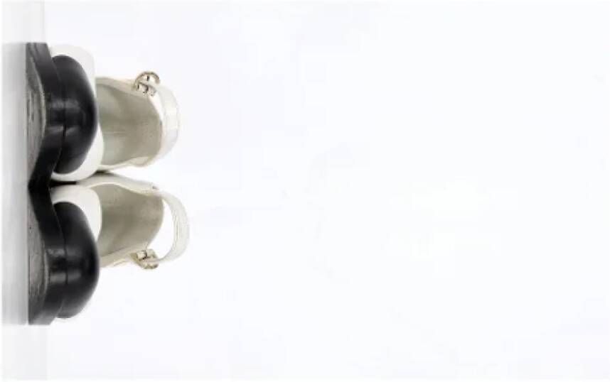 Chanel Vintage Pre-owned Leather flats White Dames