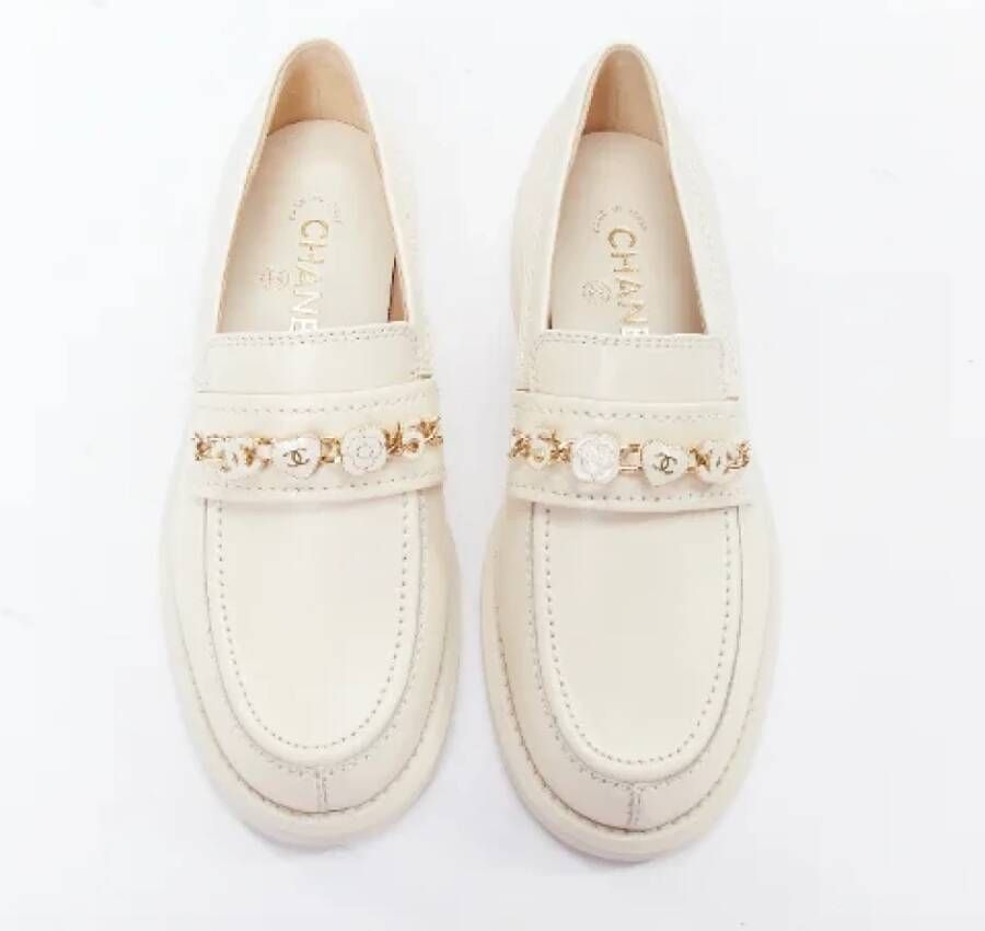 Chanel Vintage Pre-owned Leather flats White Dames