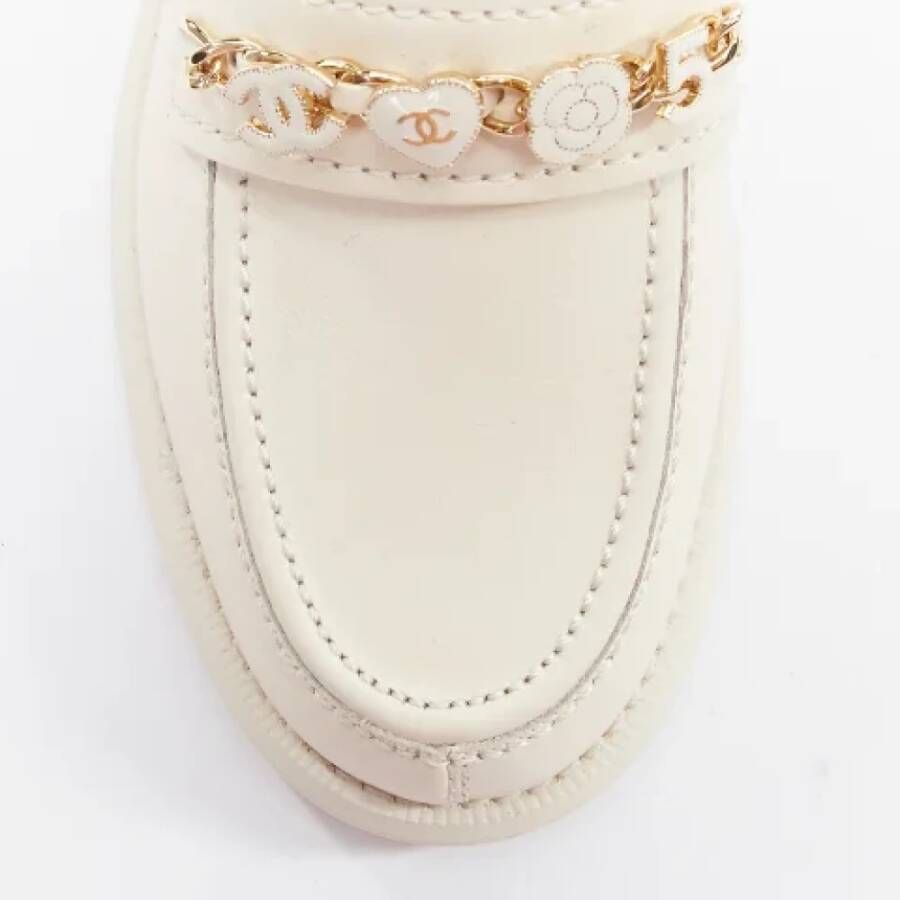 Chanel Vintage Pre-owned Leather flats White Dames
