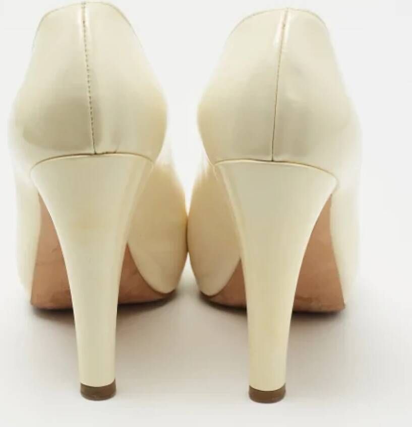 Chanel Vintage Pre-owned Leather heels Beige Dames