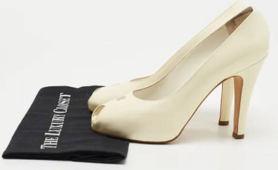 Chanel Vintage Pre-owned Leather heels Beige Dames