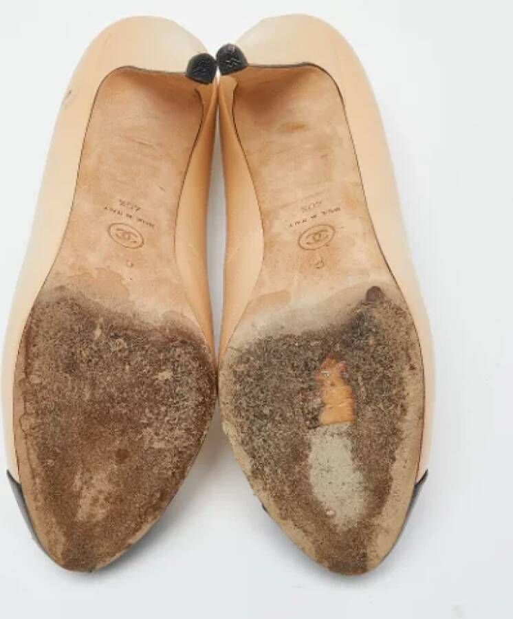 Chanel Vintage Pre-owned Leather heels Beige Dames