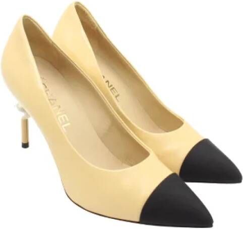 Chanel Vintage Pre-owned Leather heels Beige Dames