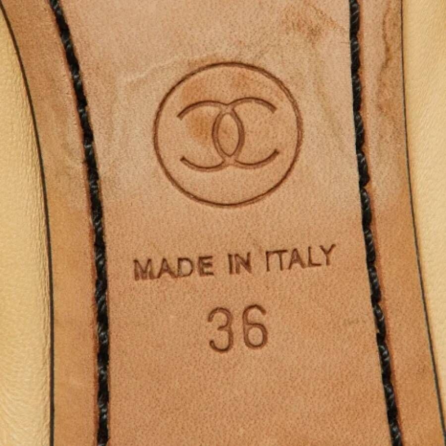 Chanel Vintage Pre-owned Leather heels Beige Dames