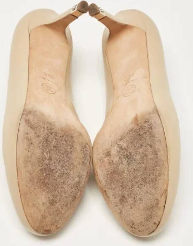 Chanel Vintage Pre-owned Leather heels Beige Dames