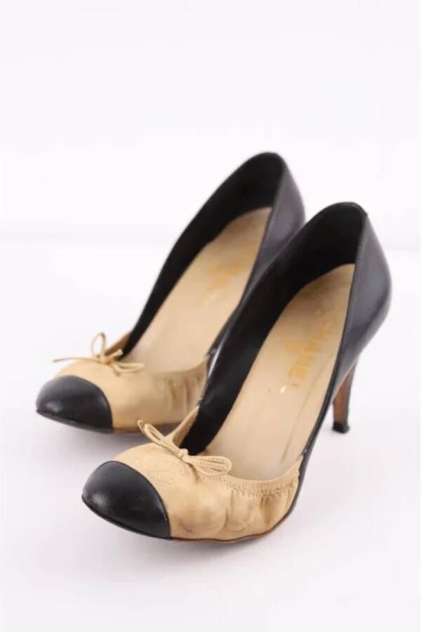 Chanel Vintage Pre-owned Leather heels Beige Dames