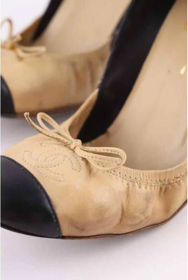 Chanel Vintage Pre-owned Leather heels Beige Dames