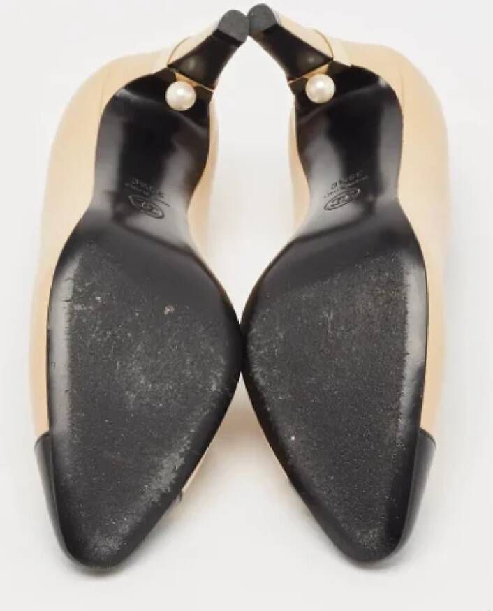 Chanel Vintage Pre-owned Leather heels Beige Dames