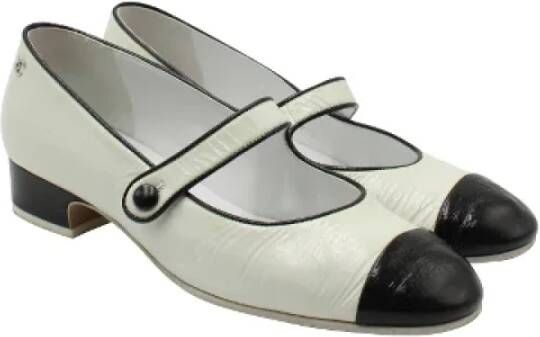 Chanel Vintage Pre-owned Leather heels White Dames