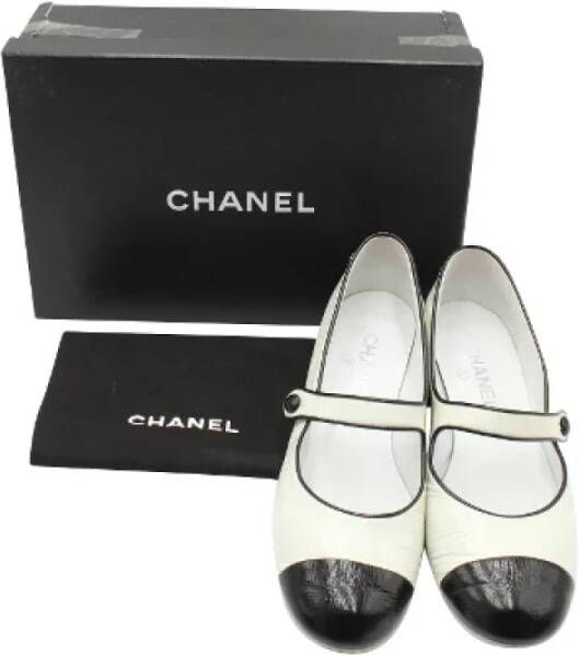 Chanel Vintage Pre-owned Leather heels White Dames