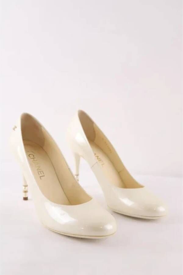 Chanel Vintage Pre-owned Leather heels White Dames