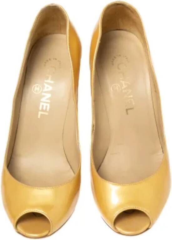 Chanel Vintage Pre-owned Leather heels Yellow Dames