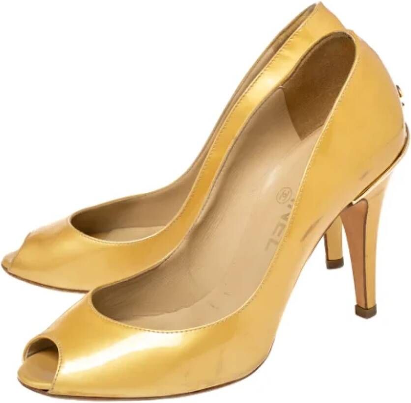 Chanel Vintage Pre-owned Leather heels Yellow Dames
