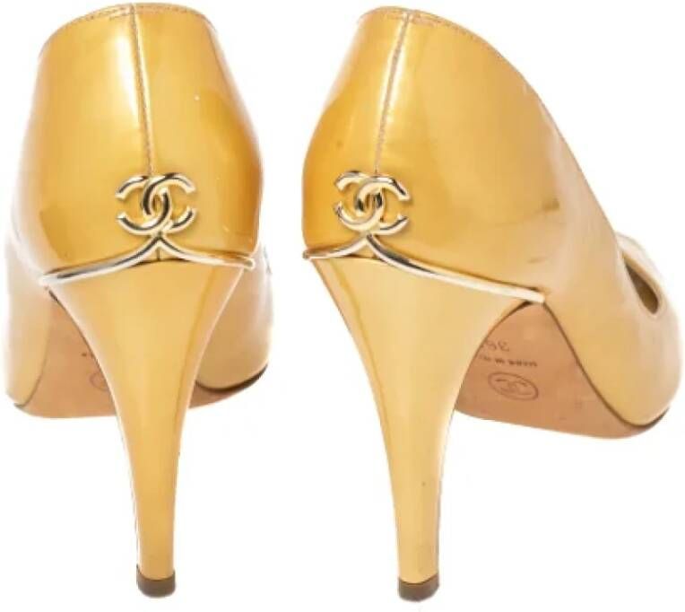 Chanel Vintage Pre-owned Leather heels Yellow Dames