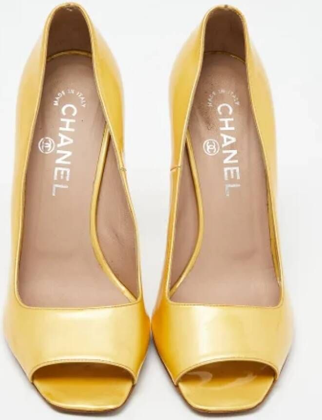 Chanel Vintage Pre-owned Leather heels Yellow Dames