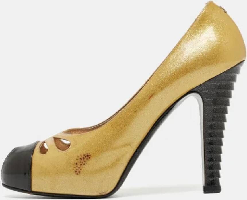 Chanel Vintage Pre-owned Leather heels Yellow Dames