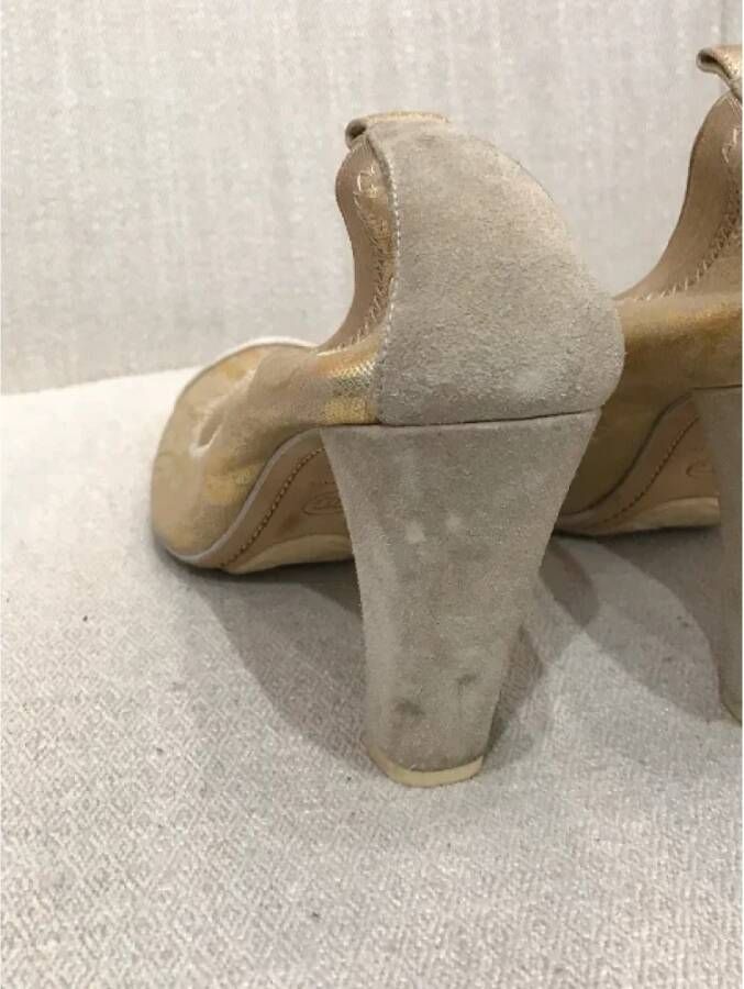 Chanel Vintage Pre-owned Leather heels Yellow Dames