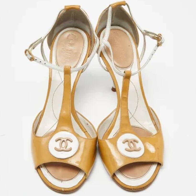 Chanel Vintage Pre-owned Leather sandals Beige Dames