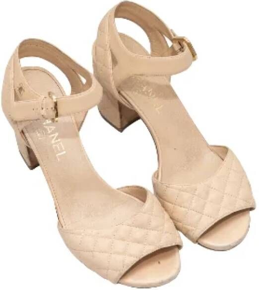 Chanel Vintage Pre-owned Leather sandals Beige Dames