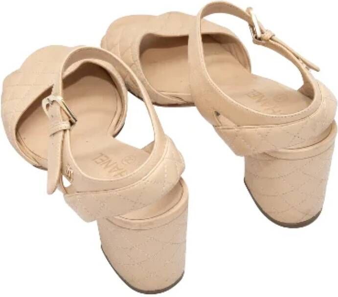 Chanel Vintage Pre-owned Leather sandals Beige Dames