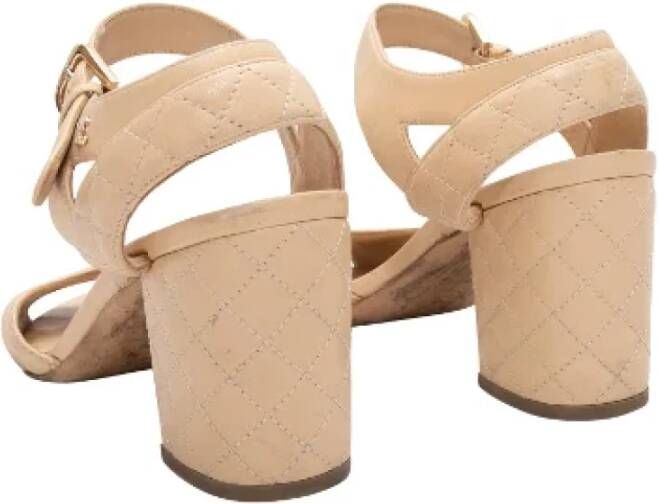 Chanel Vintage Pre-owned Leather sandals Beige Dames