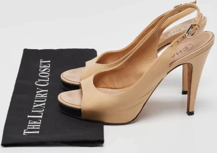 Chanel Vintage Pre-owned Leather sandals Beige Dames