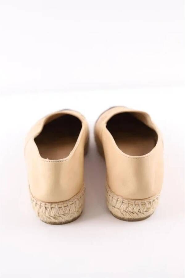 Chanel Vintage Pre-owned Leather sandals Beige Dames
