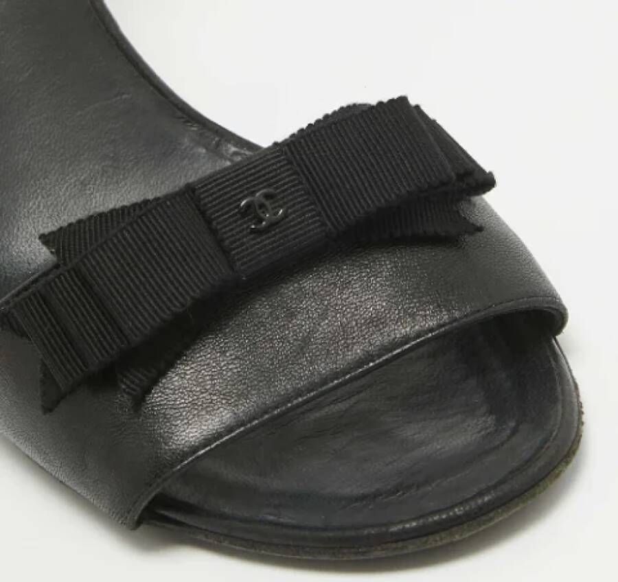 Chanel Vintage Pre-owned Leather sandals Black Dames