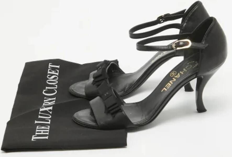 Chanel Vintage Pre-owned Leather sandals Black Dames