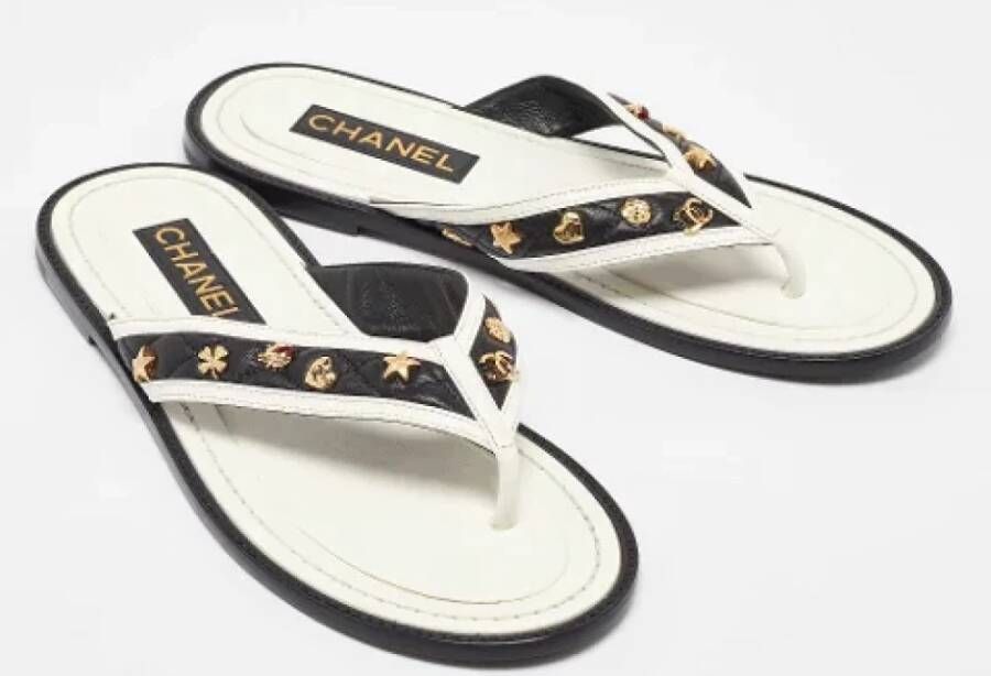 Chanel Vintage Pre-owned Leather sandals Black Dames