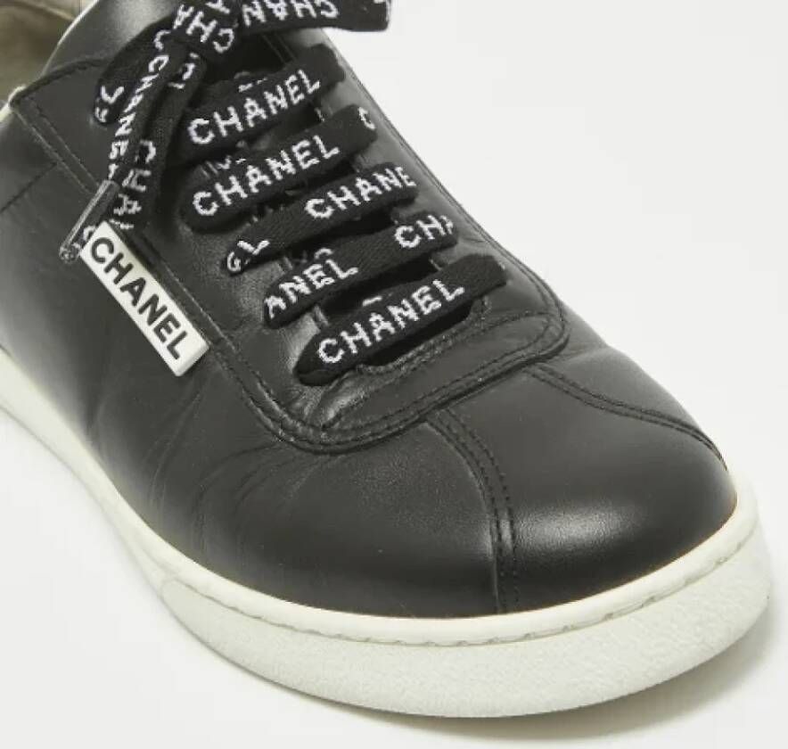 Chanel Vintage Pre-owned Leather sneakers Black Dames