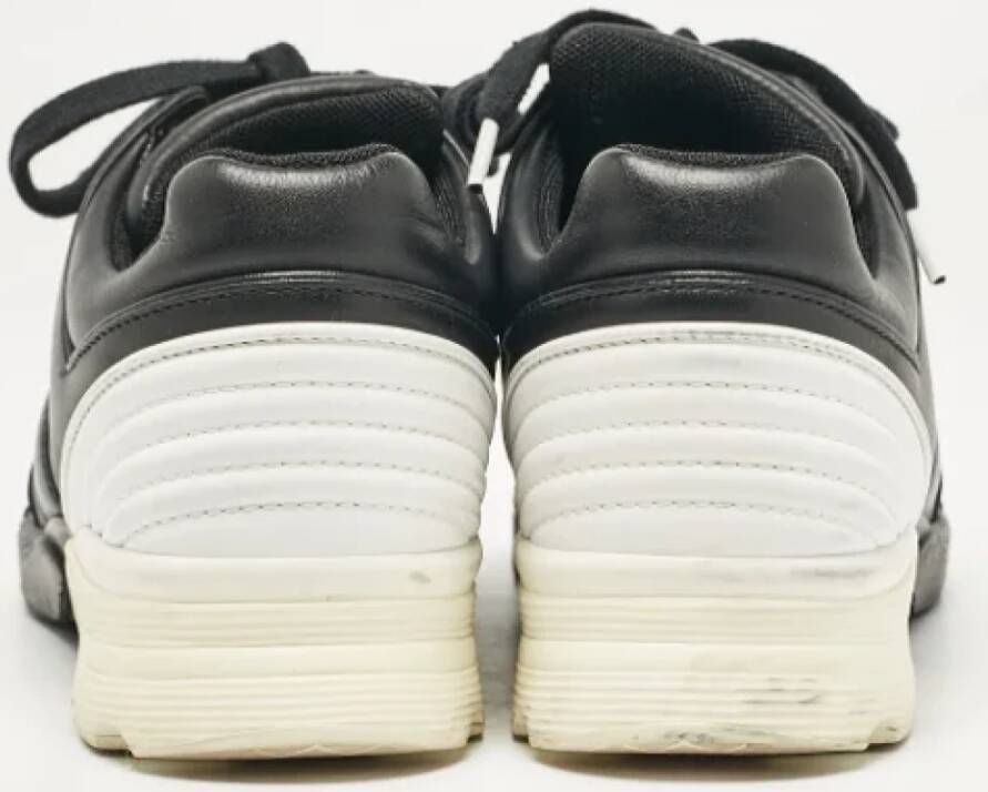 Chanel Vintage Pre-owned Leather sneakers Black Dames