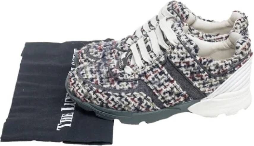 Chanel Vintage Pre-owned Leather sneakers Gray Dames
