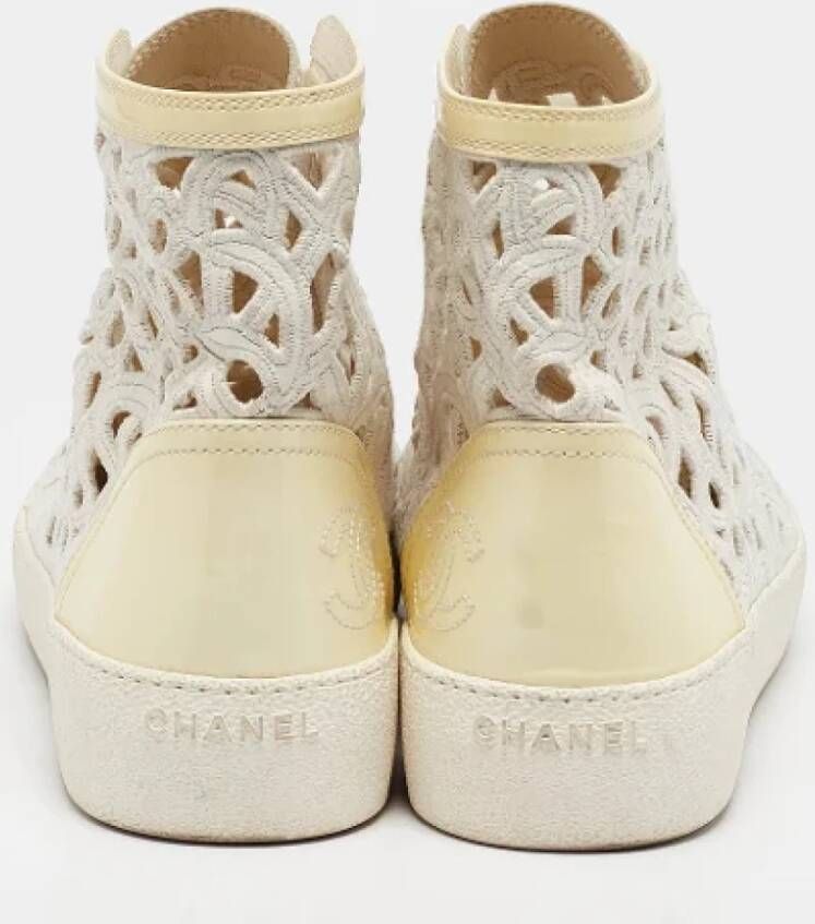 Chanel Vintage Pre-owned Leather sneakers White Dames