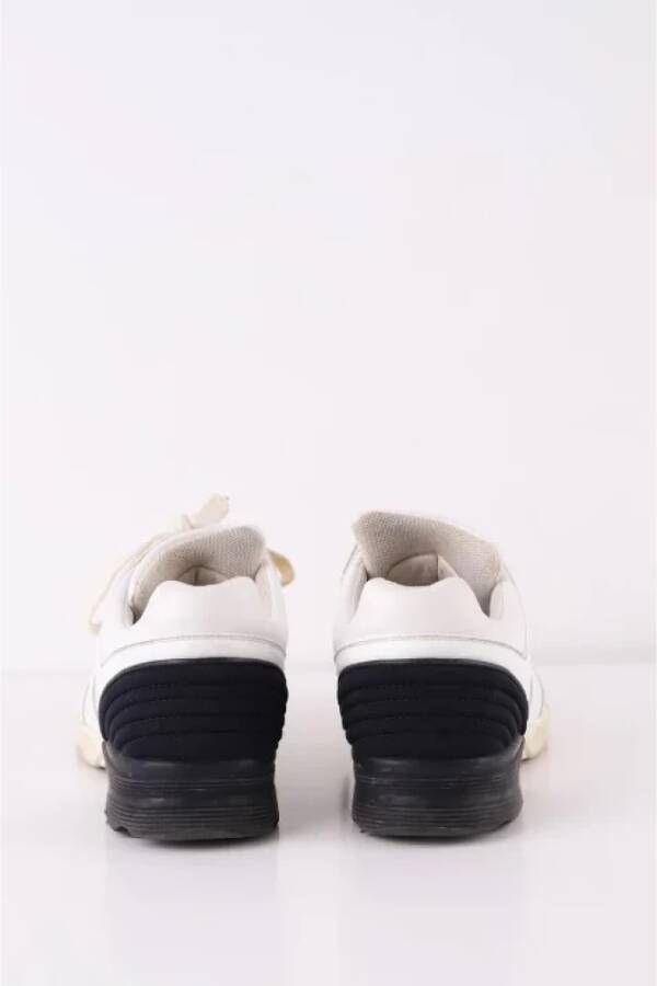 Chanel Vintage Pre-owned Leather sneakers White Dames