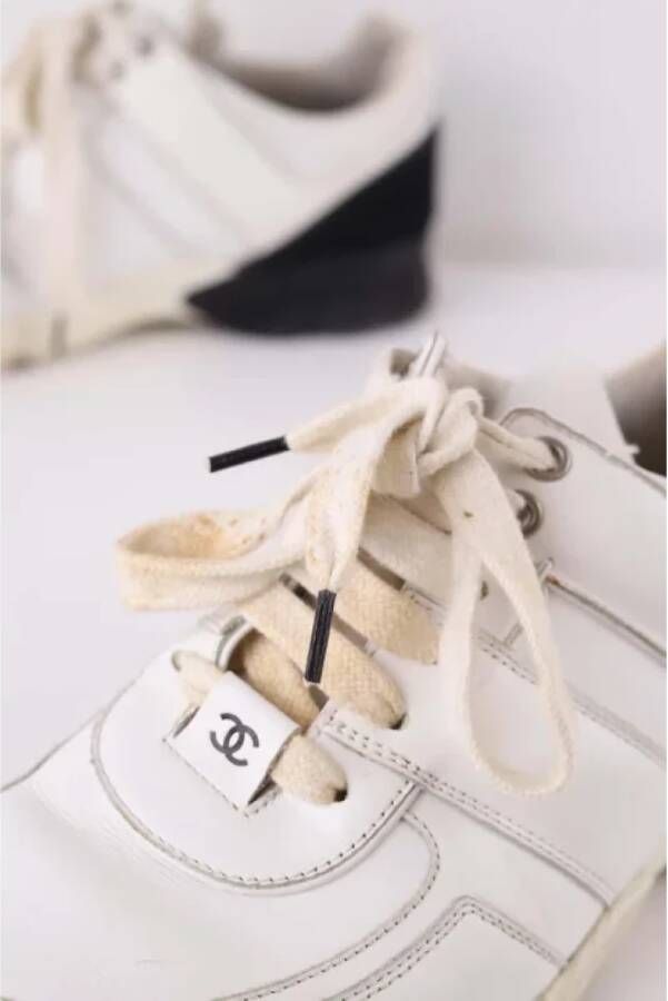 Chanel Vintage Pre-owned Leather sneakers White Dames